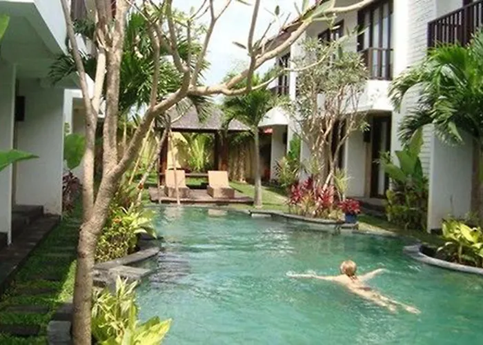 Townhouse 3* Seminyak (Bali)